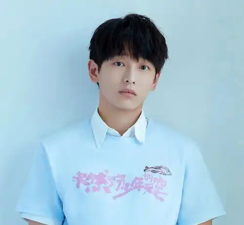 彭昱畅拍燃野严重扭伤脚一星期都不能沾地,另一个脚都练粗了