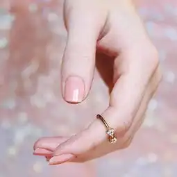 纯色系美甲真的很美