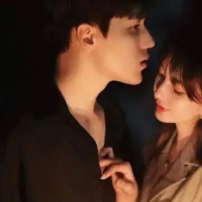 情侣头像暧昧禁欲系接吻