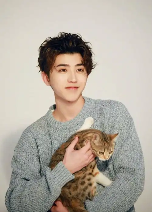 偶练女导师口碑两极化,周洁琼深陷绯闻解约丑闻,程潇低调好感多