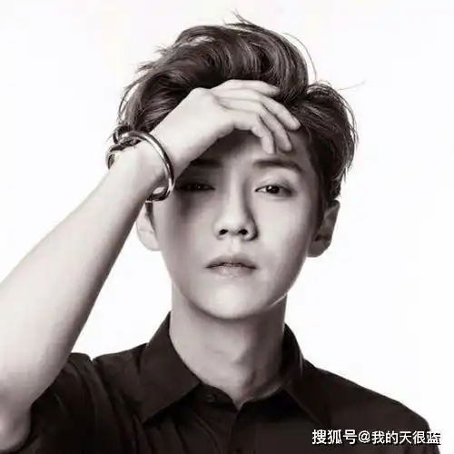鹿晗在一档综艺节目中被问到有没有可能跳女团舞,鹿晗说可以