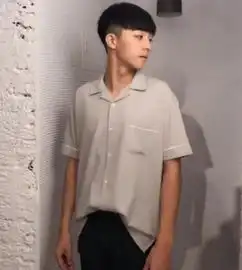 男神睡衣躲过蔡徐坤的诱惑,扛过卜凡的硬核,他让人尖叫别关灯