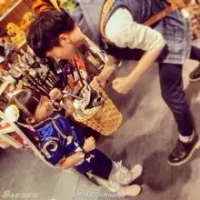 相差18岁萌兄妹爆红哥哥被赞中国第一好哥哥