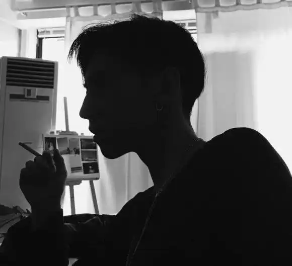 丧系头像伤感抑郁症男黑