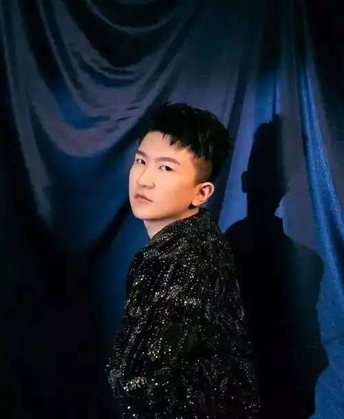 自大张大大与杨幂杨颖成闺蜜,人红了遭大家指责太飘,疑得抑郁