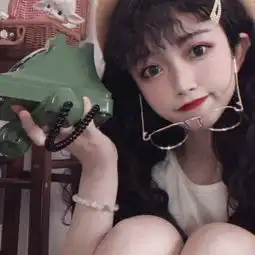 漂亮女生闺蜜头像同一人两人一人一张