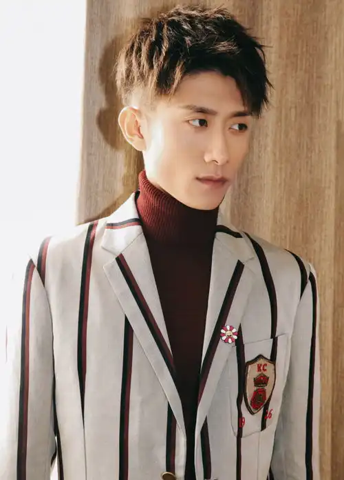 继鞠婧祎后,张一山在鹿鼎记中的绑架造型也遭争议,堪称情侣头像