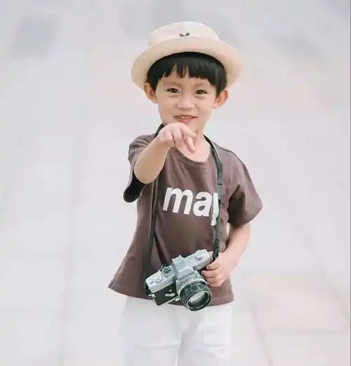 萌娃度假怎么穿