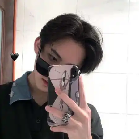 帅气男生头像霸气手机控,送给酷爱手机控的亲们