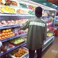 傻傻的望着远方不回头真人头像男生帅气背影图片