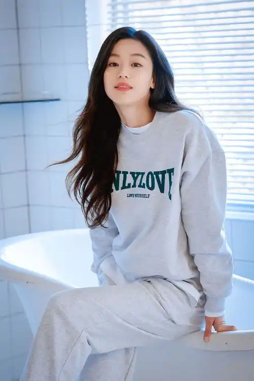 淡颜系女孩这样穿,7套休闲居家穿搭等你来解锁,看着好养眼