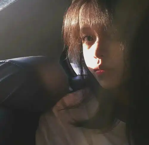 动漫头像女抑郁系真人欧