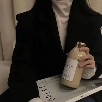 正装卡通头像女女生