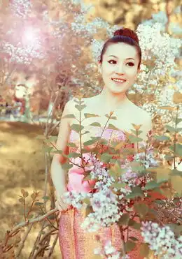 户外照片调色处理为暖色系