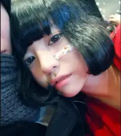 橙色系短发女生头像短发