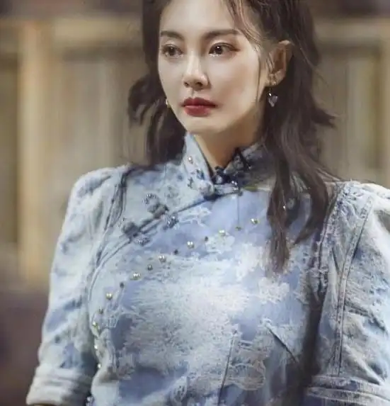 张雨绮一百斤,杨幂九十斤,俩人同穿旗袍,才知10斤差别有多大