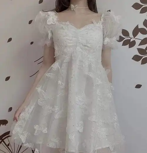 蝴蝶元素,可甜可酷可少女,上身亮眼还高级,时尚百搭就选它黑色