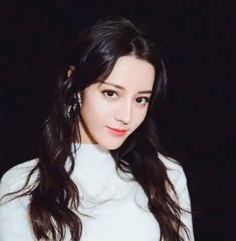 娄艺潇称过迪丽热巴的生活宁愿去死,没想到热巴是这样走红的