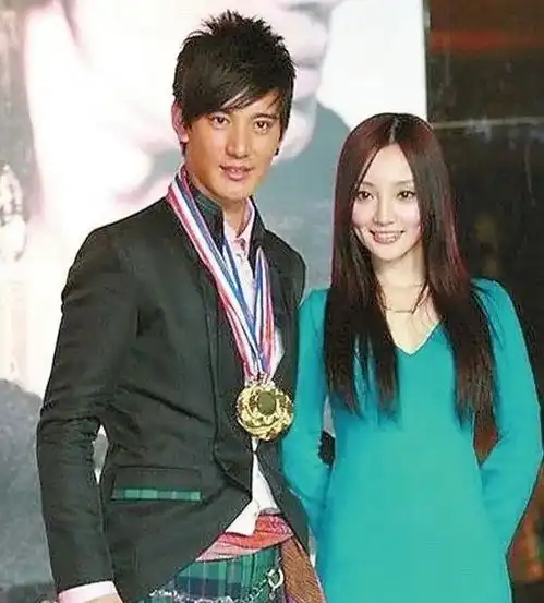 蒲巴甲梁洁官宣已分手,男方每一任女友都求婚,还和李小璐传绯闻