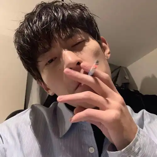 系列头像我因为呼吸不畅去医院检查身体医生说是因为我经常阴阳怪气