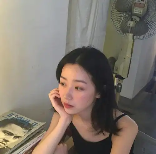 一个妈两个女儿的头像