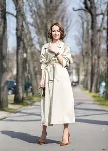 这个周末穿件白色毛衣就很时髦