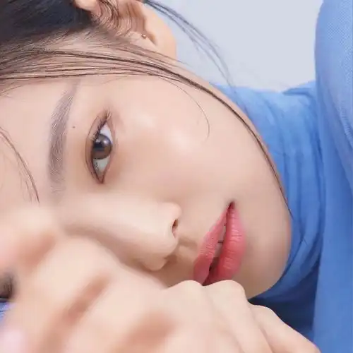 blackpinkjennie又是沉迷妮妮美色的一天