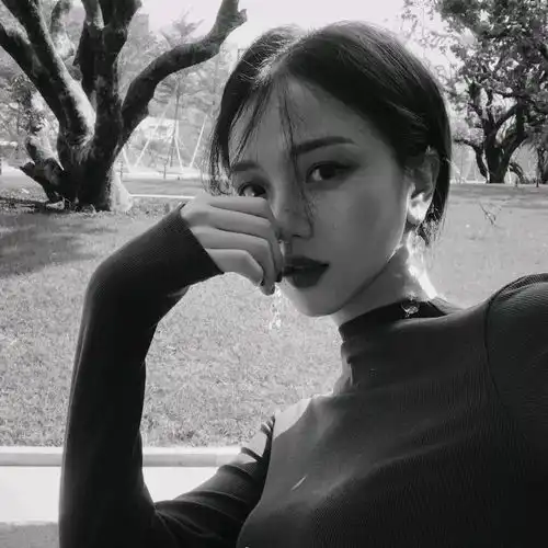 头像希望生活能比喔喔奶糖还要甜