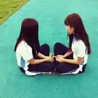 求穿这种类似校服的女生背影头像,清新一点的