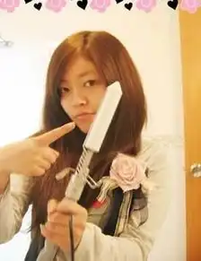 甜美mm大胆出镜日系卷发diy