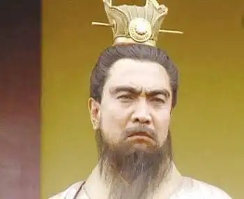 三国演义中,曹操连折两将,为何不让虎痴战颜良,而让关羽去