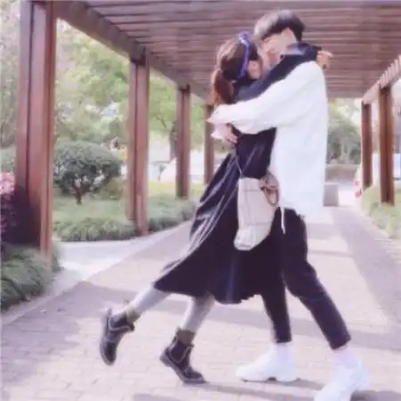 看起来毫无关系的情侣头