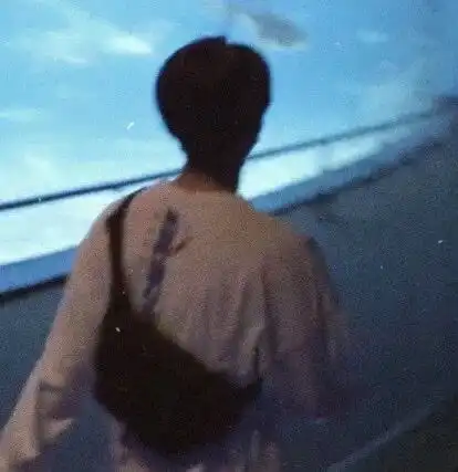 小众男生头像女孩子们出来吧.