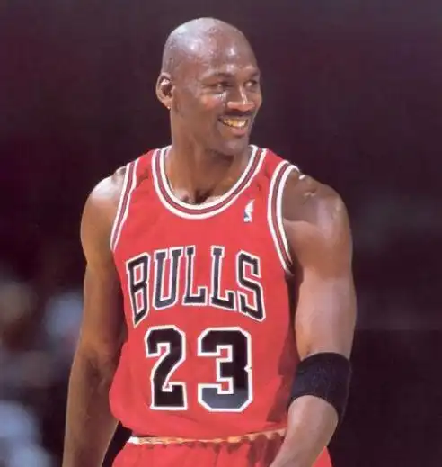 美媒投票nba历史第一人科比2得票率,库里5,詹姆斯和乔丹呢