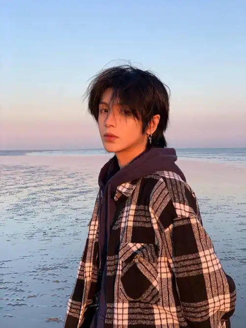 教你一分钟完成37短发造型