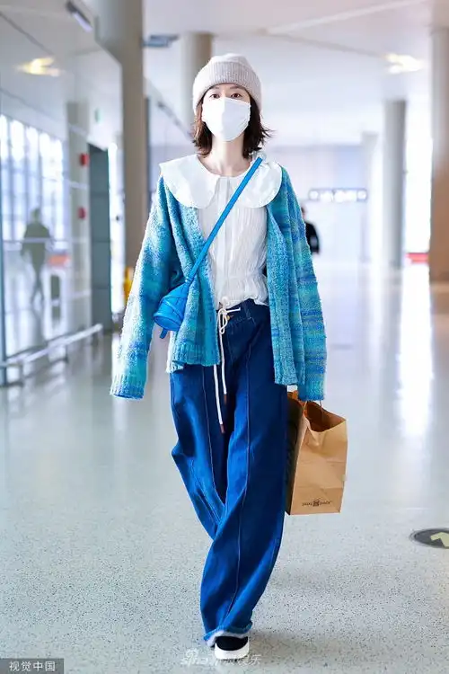 组图乔欣歪头杀甜美软萌穿娃娃领衬衫满满少女感