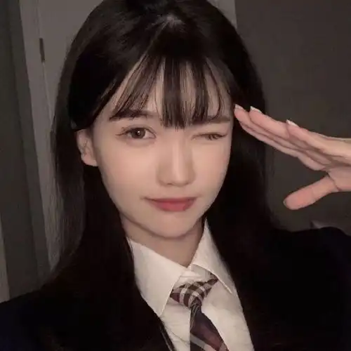 想求一下这个漂亮mm的微博