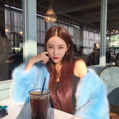 韩系头像肤色黄色