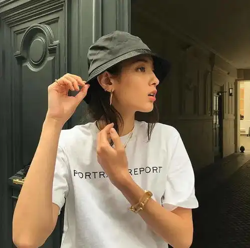 鹿系女孩穿搭看这里拥有三国血统的超模tianatolstoi教你这样穿