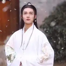 翻了汉服圈的包,我为自己拉响了破产警报