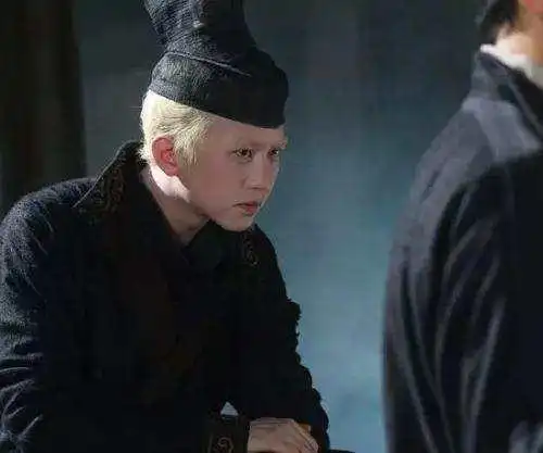 撑起白发的才是帅哥朱一龙精致邓超搞笑,最丑的他赚足童年泪点