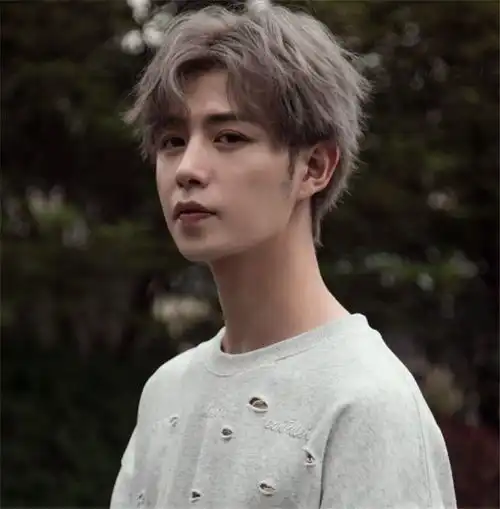 帅哥头像清冷感黑色系眼