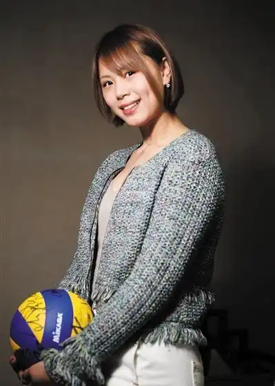 女排前队长,笑靥如花女神范,30岁得郎平厚爱,依旧为梦想而行