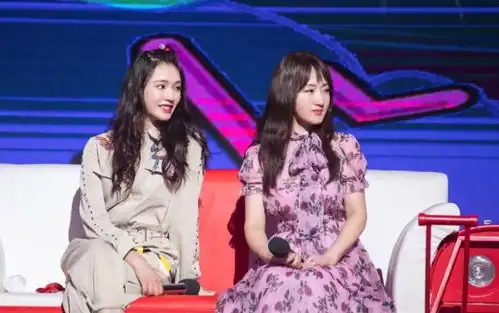 杨钰莹哪像48岁穿一身碎花裙甜美少女,皮肤紧致白皙让人羡慕