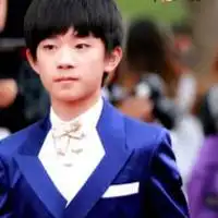 超萌易烊千玺qq头像可爱的易烊千玺