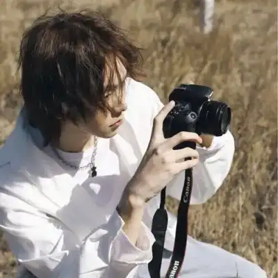 ins高冷文艺范男头我在人间贩卖男生头像我要个性网