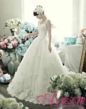 精美韩系新娘头饰动人美丽很简单