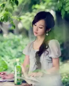 气质美女靓照彷佛就是同桌的你