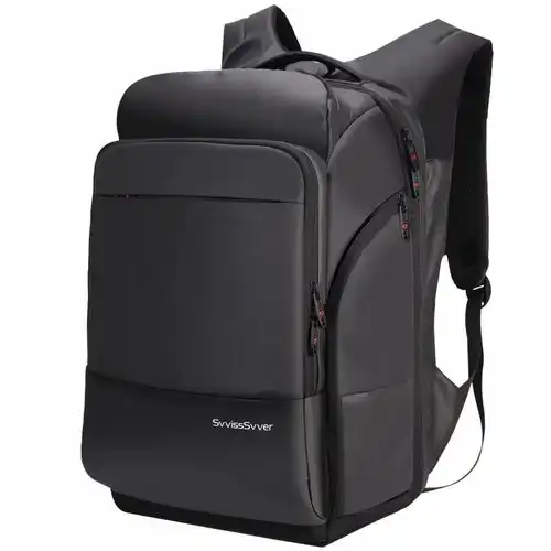 禁欲黑色系,双肩包扮酷主力军