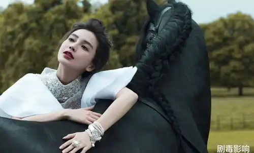 刘诗诗从佛系变高调,baby越发低调有意回归家庭,互换人设